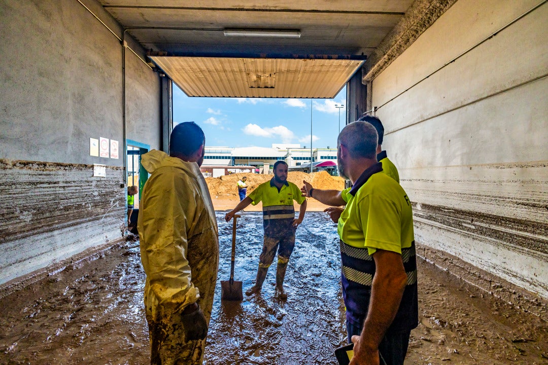 Se reanuda la búsqueda de las tres personas desaparecidas tras el paso de la DANA Se reanuda la búsqueda de las tres personas desaparecidas tras el paso de la DANA