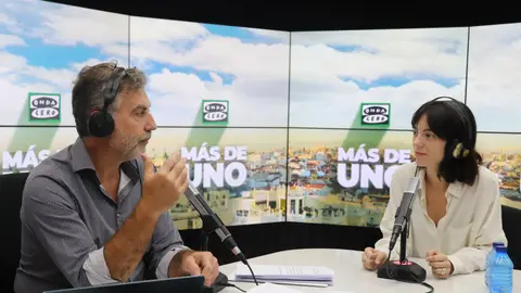 Carlos Alsina entrevista a la actriz Vicky Luengo