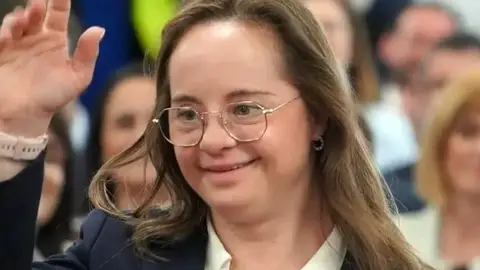 Mar Galcerán, la primera diputada con síndrome de Down Mar Galcerán, la primera diputada con síndrome de Down