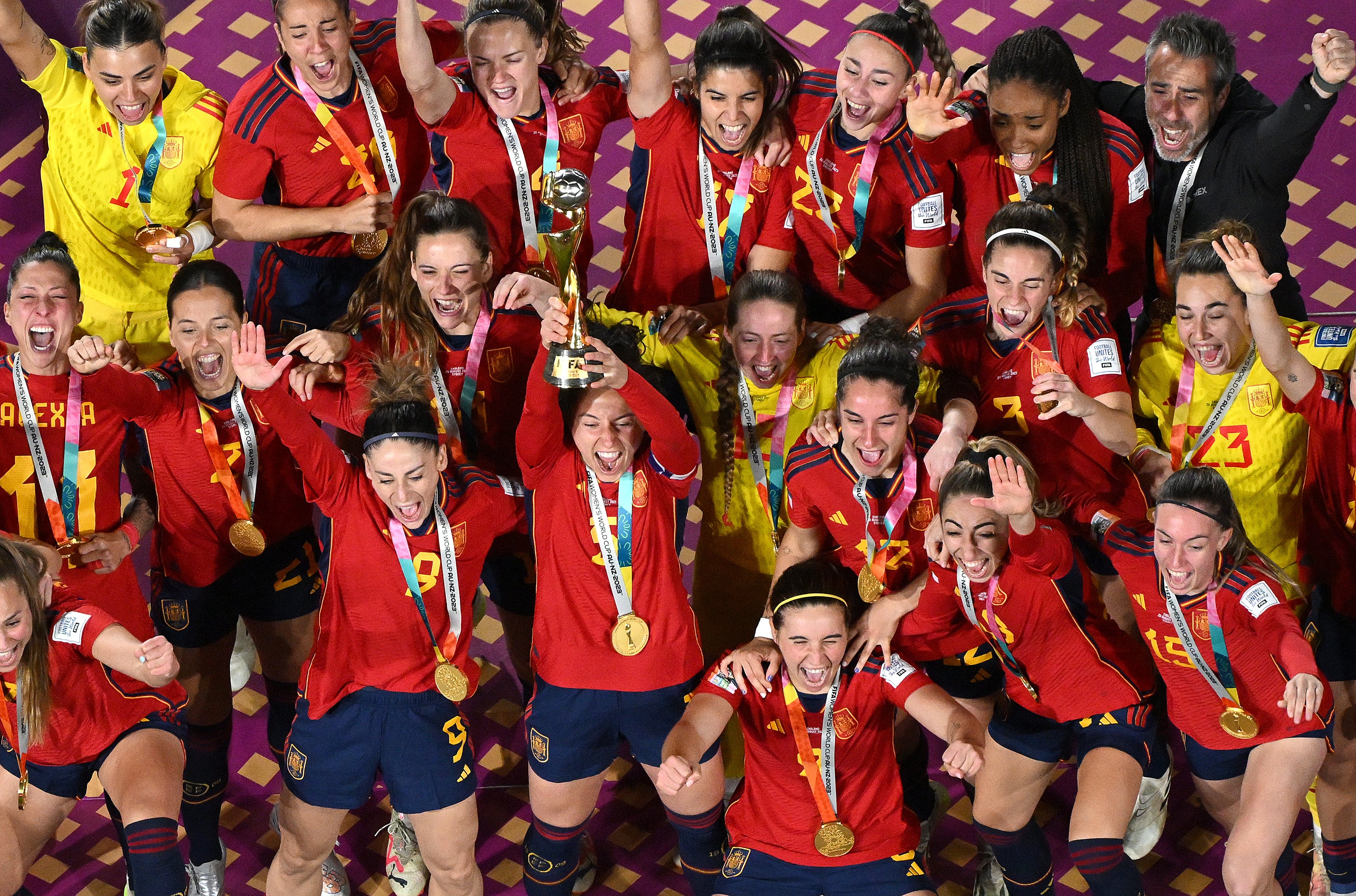 Seis españolas entre las candidatas al Balón de Oro femenino; Rodri, único español en la lista masculina Seis españolas entre las candidatas al Balón de Oro femenino; Rodri, único español en la lista masculina