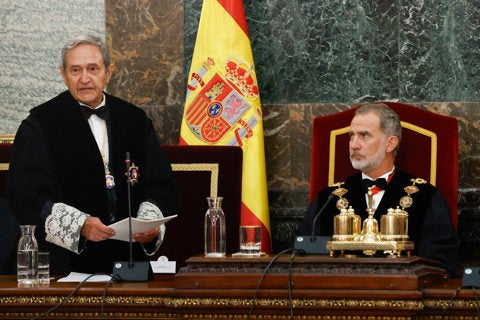 El presidente del Supremo pide a PP y PSOE sacar de la Justicia sus intereses partidarios El presidente del Supremo pide a PP y PSOE sacar de la Justicia sus intereses partidarios