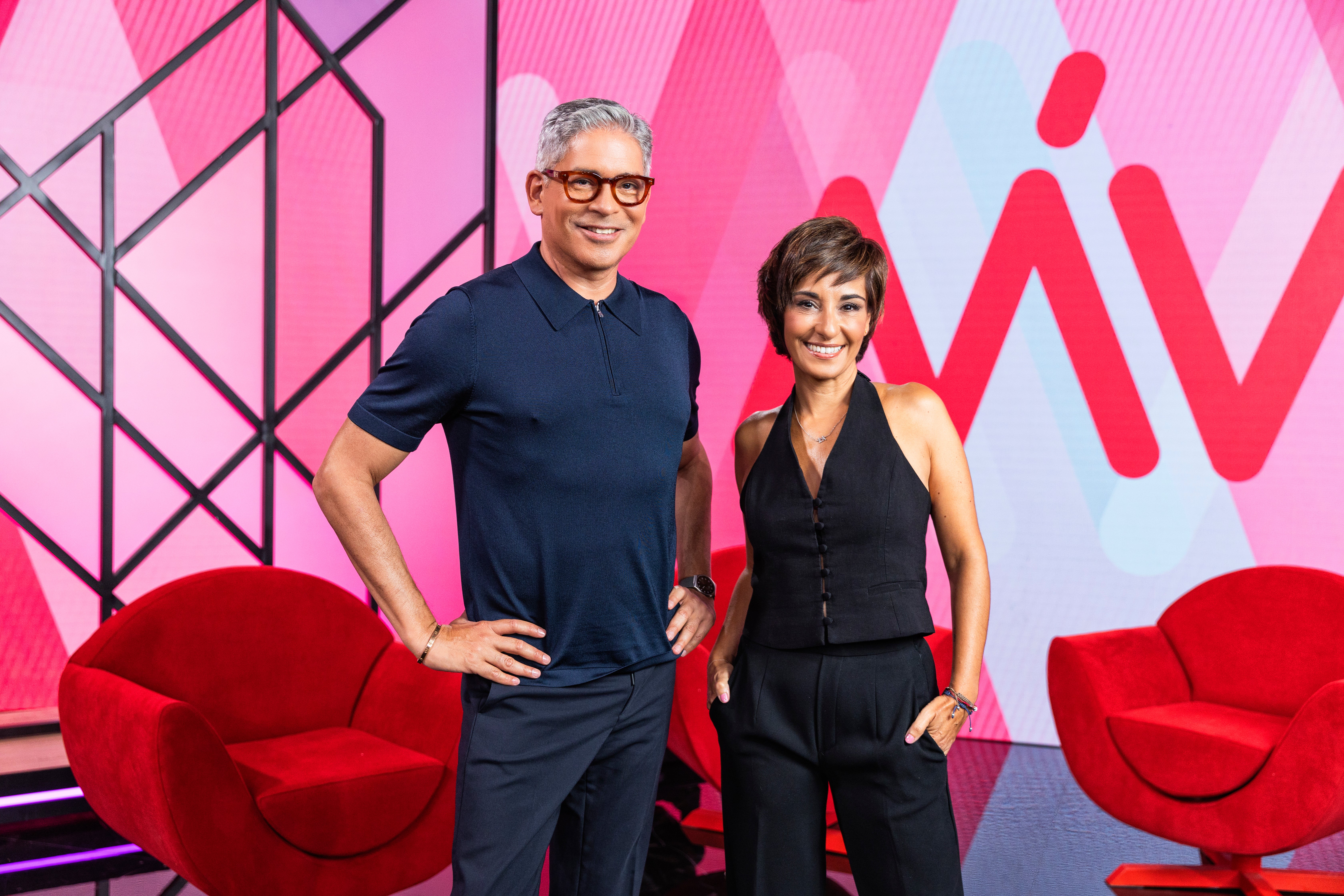 Boris Izaguirre y Adela González presentan 'Más vale sábado' en el FesTVal: "Nuestra amistad crecerá en directo" Boris Izaguirre y Adela González presentan 'Más vale sábado' en el FesTVal: "Nuestra amistad crecerá en directo"
