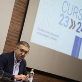 El conseller de Educación, José Antonio Rovira, interviene durante la presentación de los principales datos del curso escolar 2023/2024. 