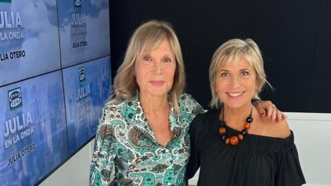 Pilar Eyre y Julia Otero, en Julia en la onda
