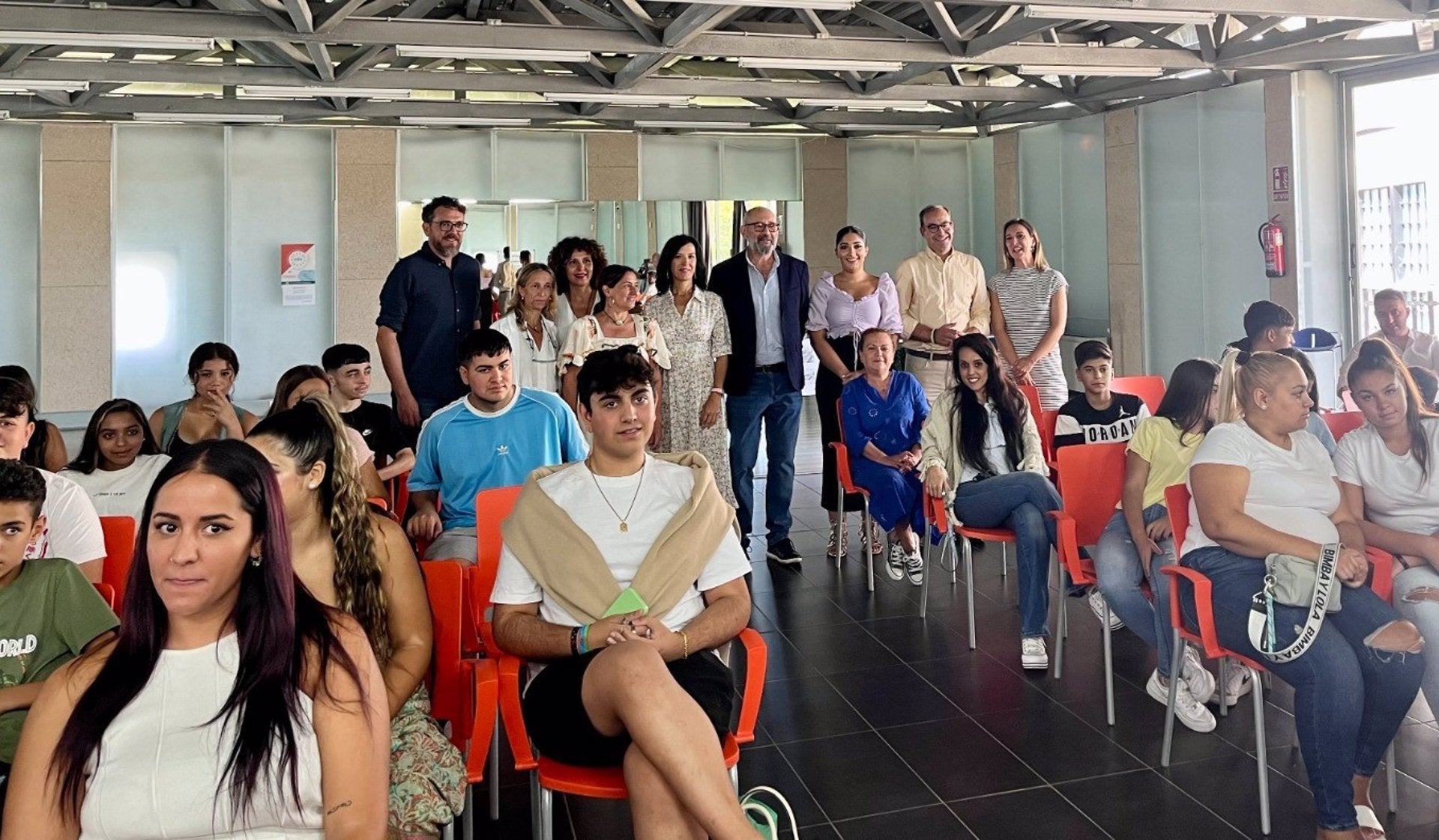 Estudiantes de etnia gitana abordan en Cáceres el abandono escolar Estudiantes de etnia gitana abordan en Cáceres el abandono escolar