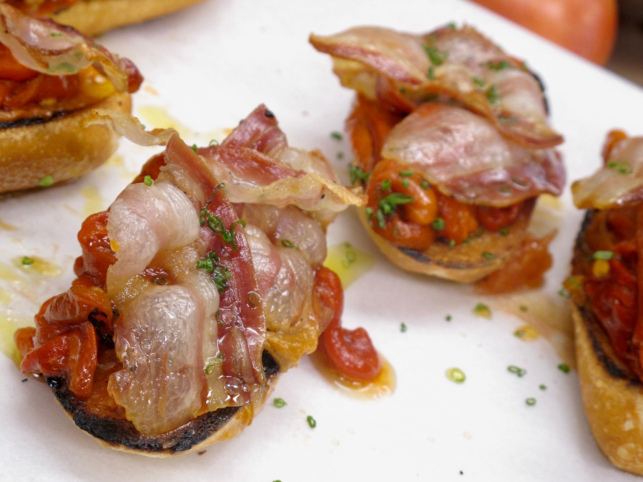 El mejor bocata de panceta crujiente con tomate y pimientos, la receta de Robin Food El mejor bocata de panceta crujiente con tomate y pimientos, la receta de Robin Food