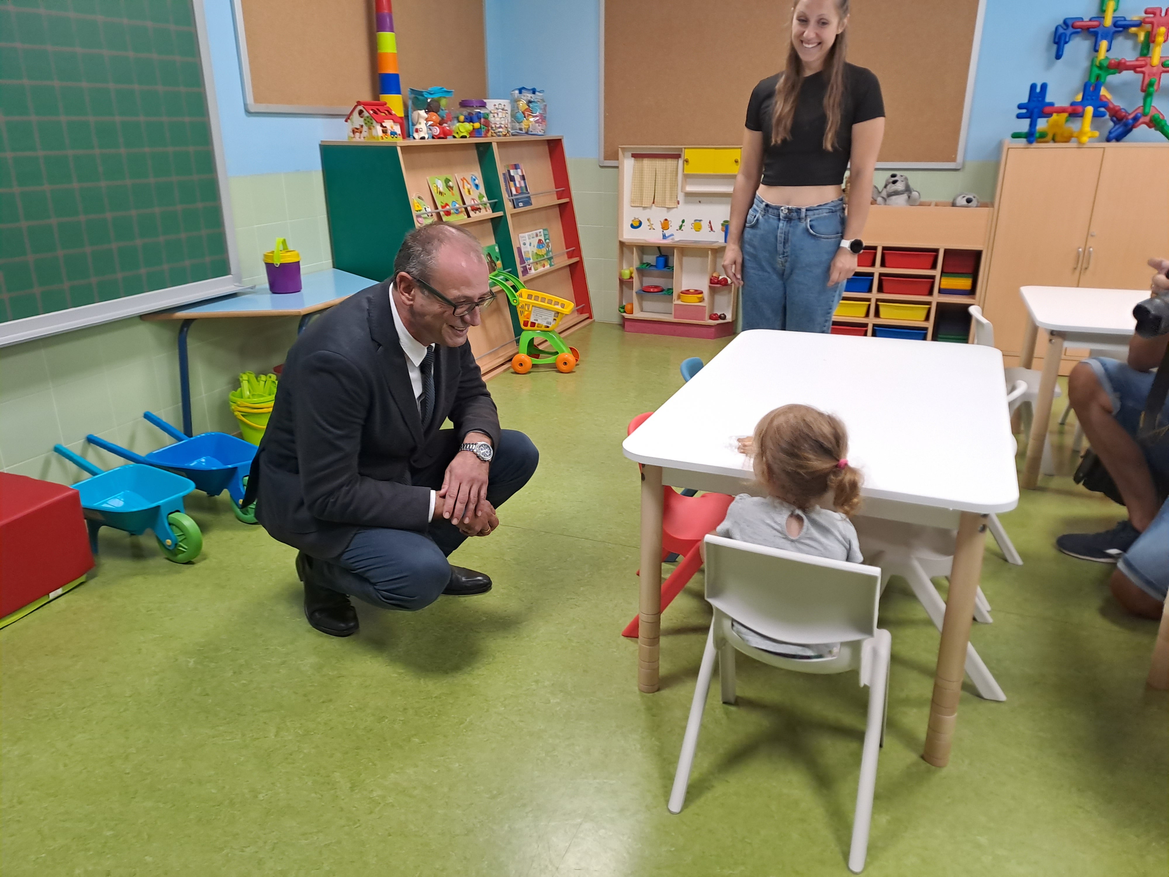 Inicio de curso marcado por la implantación de aulas de dos años y la falta de transporte escolar Inicio de curso marcado por la implantación de aulas de dos años y la falta de transporte escolar