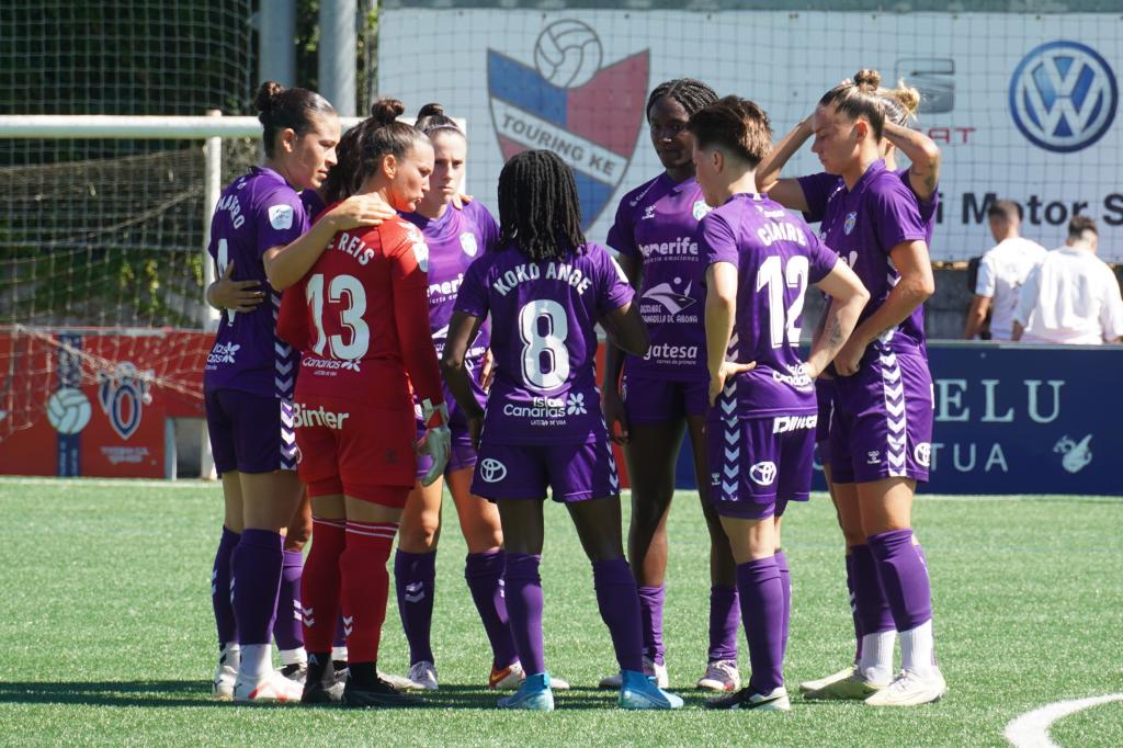 La Liga F no arranca al no presentarse las jugadoras del Sevilla - Granadilla La Liga F no arranca al no presentarse las jugadoras del Sevilla - Granadilla