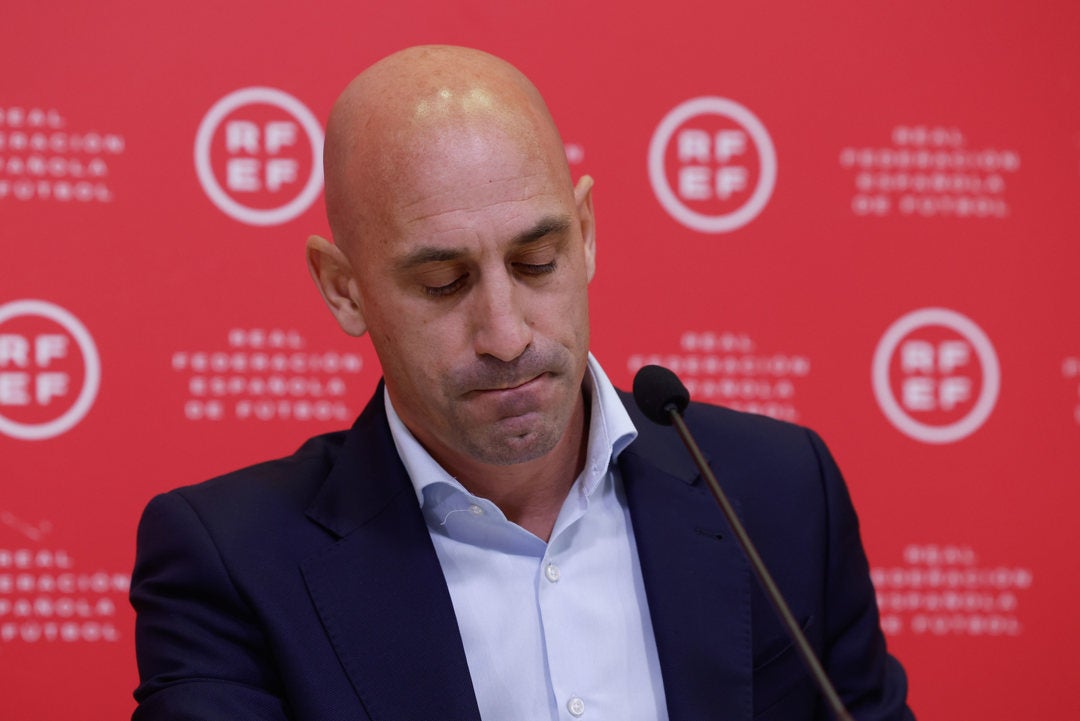 La Fiscalía de la Audiencia Nacional se querella contra Rubiales por agresión sexual y coacciones a Jenni Hermoso La Fiscalía de la Audiencia Nacional se querella contra Rubiales por agresión sexual y coacciones a Jenni Hermoso