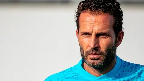 Baraja da unas mini vacaciones a la plantilla Baraja da unas mini vacaciones a la plantilla