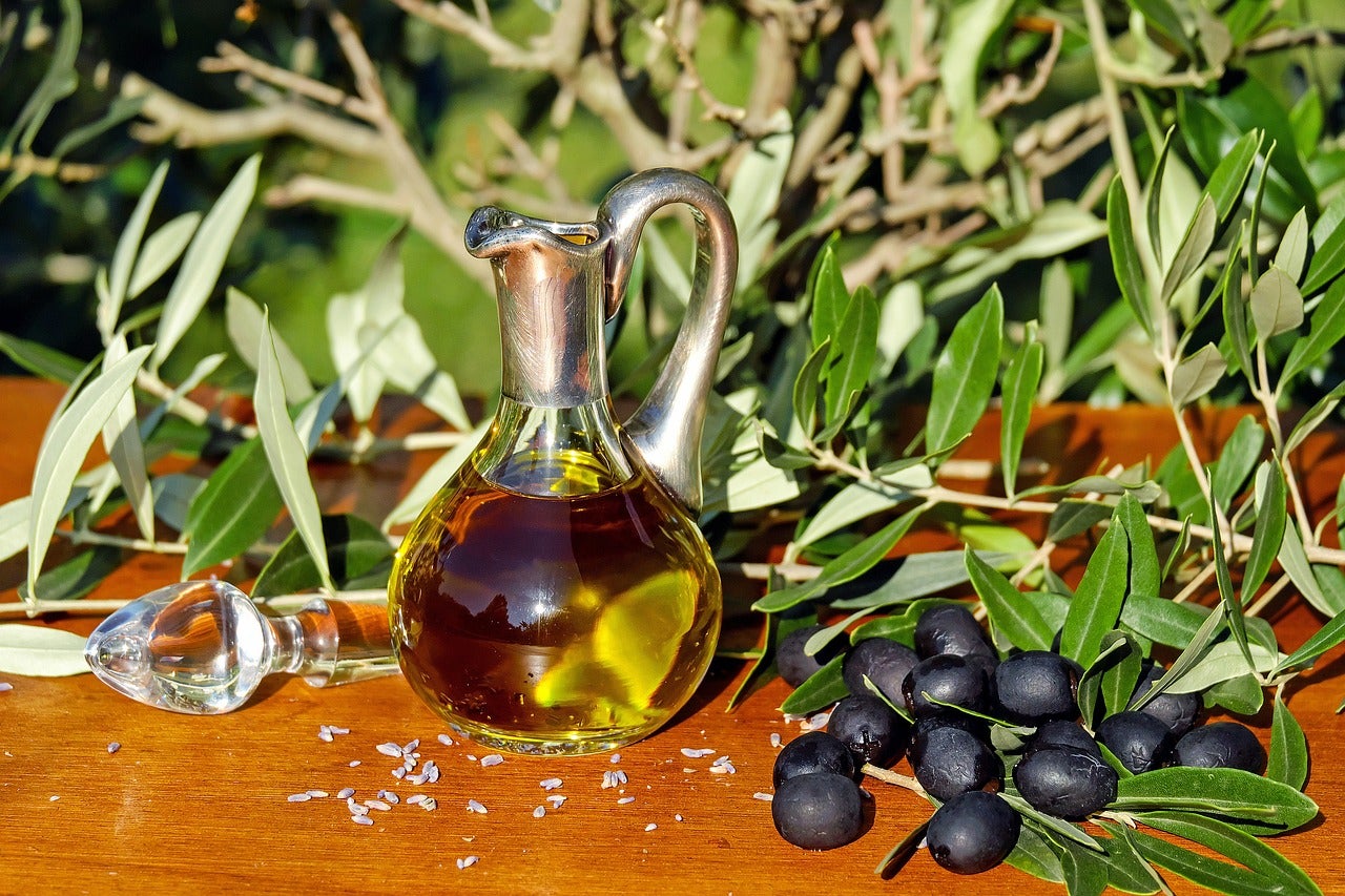 Los agricultores predicen el precio del aceite de oliva para 2024: "Podría alcanzar cifras sin precedentes" Los agricultores predicen el precio del aceite de oliva para 2024: "Podría alcanzar cifras sin precedentes"