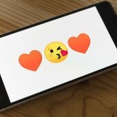 La Policía alerta de una "estafa romántica" a través de las redes sociales