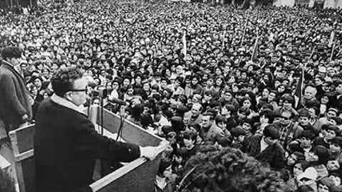 https:www.elmostrador.cl/destacado/2020/09/03/a-50-anos-del-inicio-del-sueno-socialista-allende-y-las-dos-almas-de-la-up/ https:www.elmostrador.cl/destacado/2020/09/03/a-50-anos-del-inicio-del-sueno-socialista-allende-y-las-dos-almas-de-la-up/