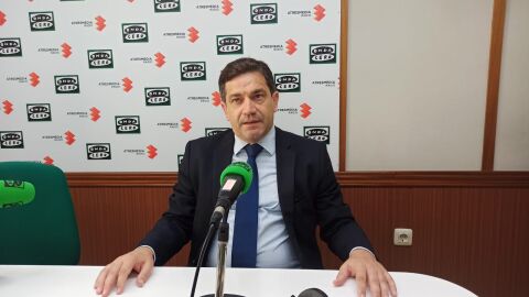 Miguel Ángel Valverde en los estudios de Onda Cero Ciudad Real