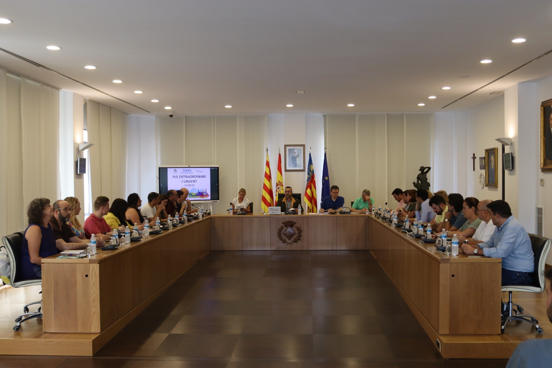 El Pleno del Ayuntamiento de Vila-real ratifica la renuncia de Javier Serralvo El Pleno del Ayuntamiento de Vila-real ratifica la renuncia de Javier Serralvo