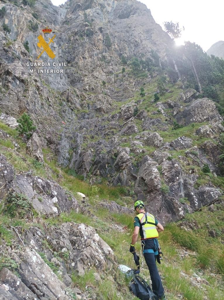 Fallece una mujer al caer por un barranco en la canal de Fabetas Fallece una mujer al caer por un barranco en la canal de Fabetas
