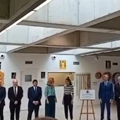 La reina Letizia acompañada del resto de autoridades en el CEIP Camiño Inglés. Imagen: Marta Rodríguez / Onda Cero La reina Letizia acompañada del resto de autoridades en el CEIP Camiño Inglés. Imagen: Marta Rodríguez / Onda Cero