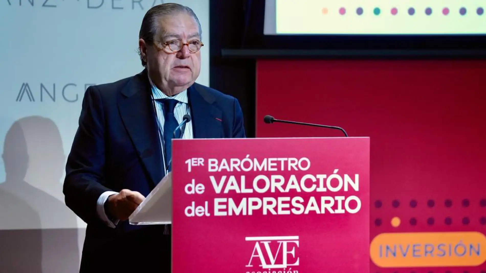 El presidente de AVE, Vicente Boluda, durante la presentación de las conclusiones