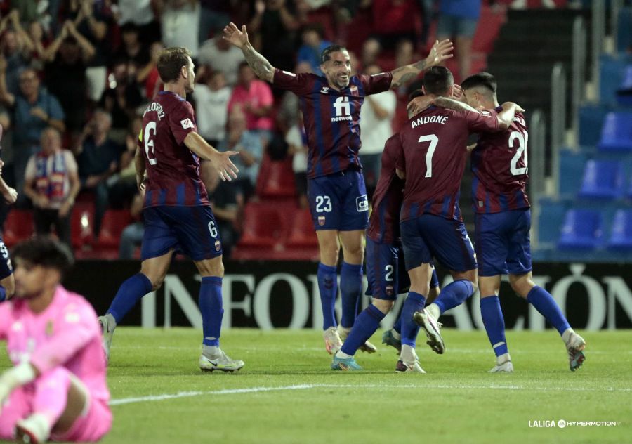 El Eldense sigue invicto en el Nuevo Pepico Amat, pero se deja dos puntos en el descuento El Eldense sigue invicto en el Nuevo Pepico Amat, pero se deja dos puntos en el descuento