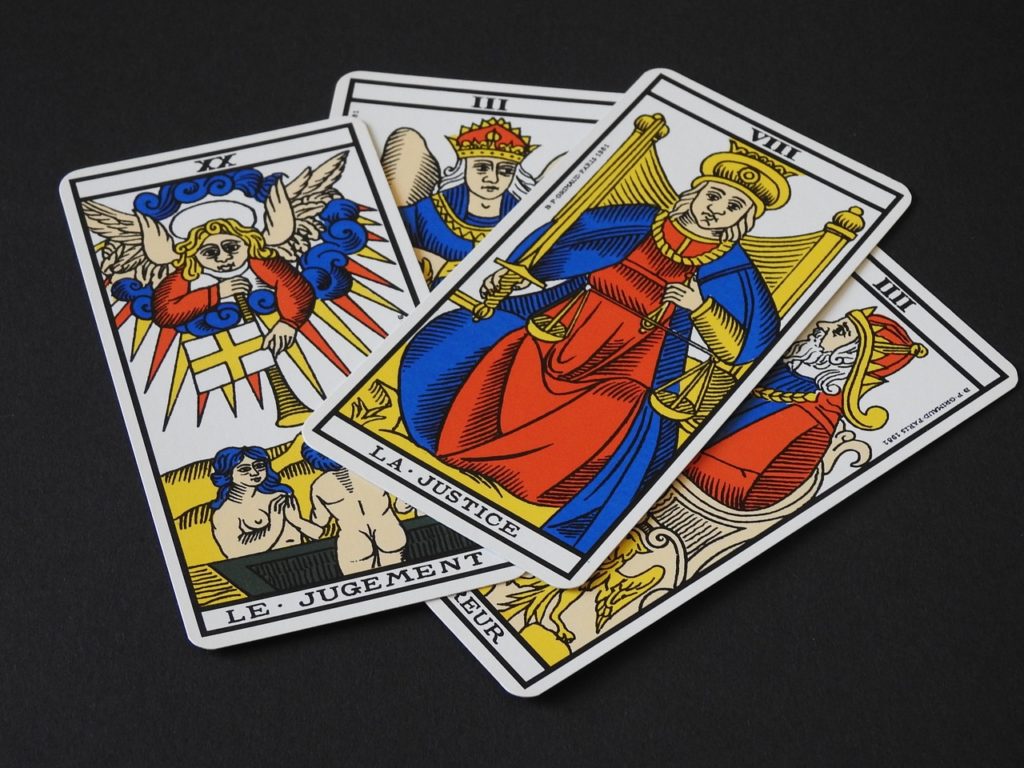 La oposición pide explicaciones al Ayuntamiento de Alicante por ofrecer un taller de Tarot en los cursos de formación La oposición pide explicaciones al Ayuntamiento de Alicante por ofrecer un taller de Tarot en los cursos de formación