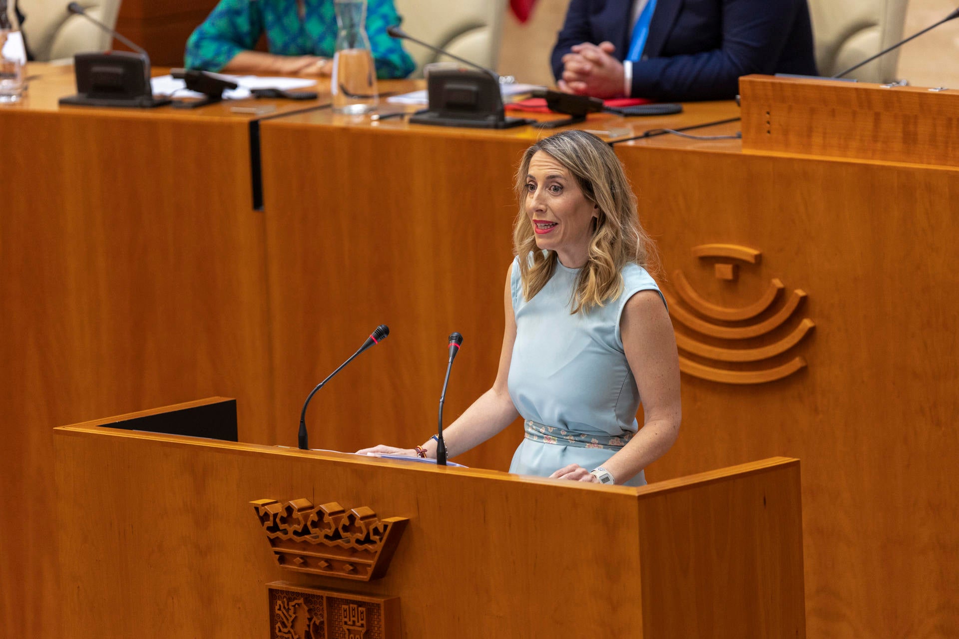 El Gobierno de María Guardiola anuncia su primera bajada de impuestos El Gobierno de María Guardiola anuncia su primera bajada de impuestos