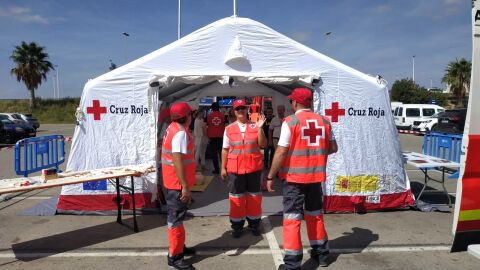 Voluntarios de Cruz Roja en la exhibici&oacute;n de recursos en Elche. 
