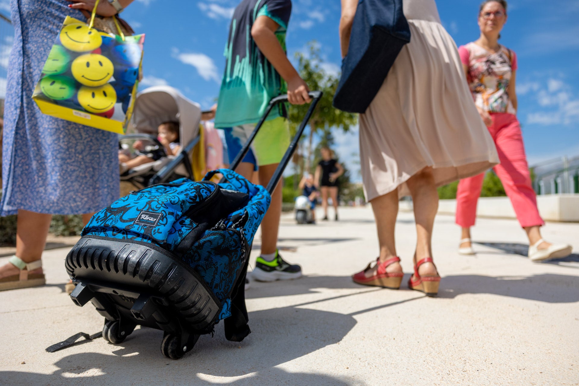 Alrededor de 20.000 alumnos iniciaron ayer el curso en la Marina Baixa Alrededor de 20.000 alumnos iniciaron ayer el curso en la Marina Baixa