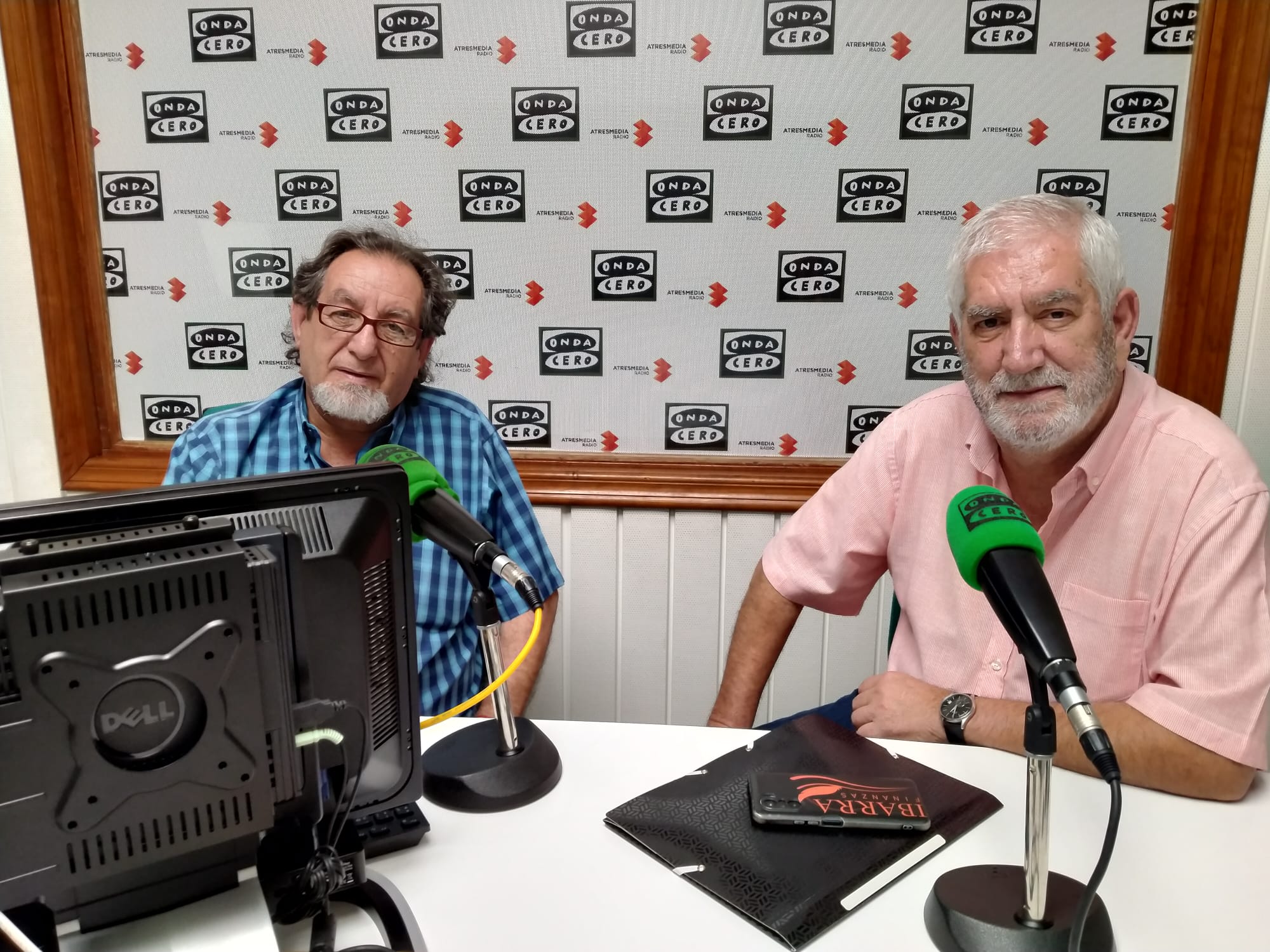 "Y Volverá El Hombre", de Juan Camacho "Y Volverá El Hombre", de Juan Camacho
