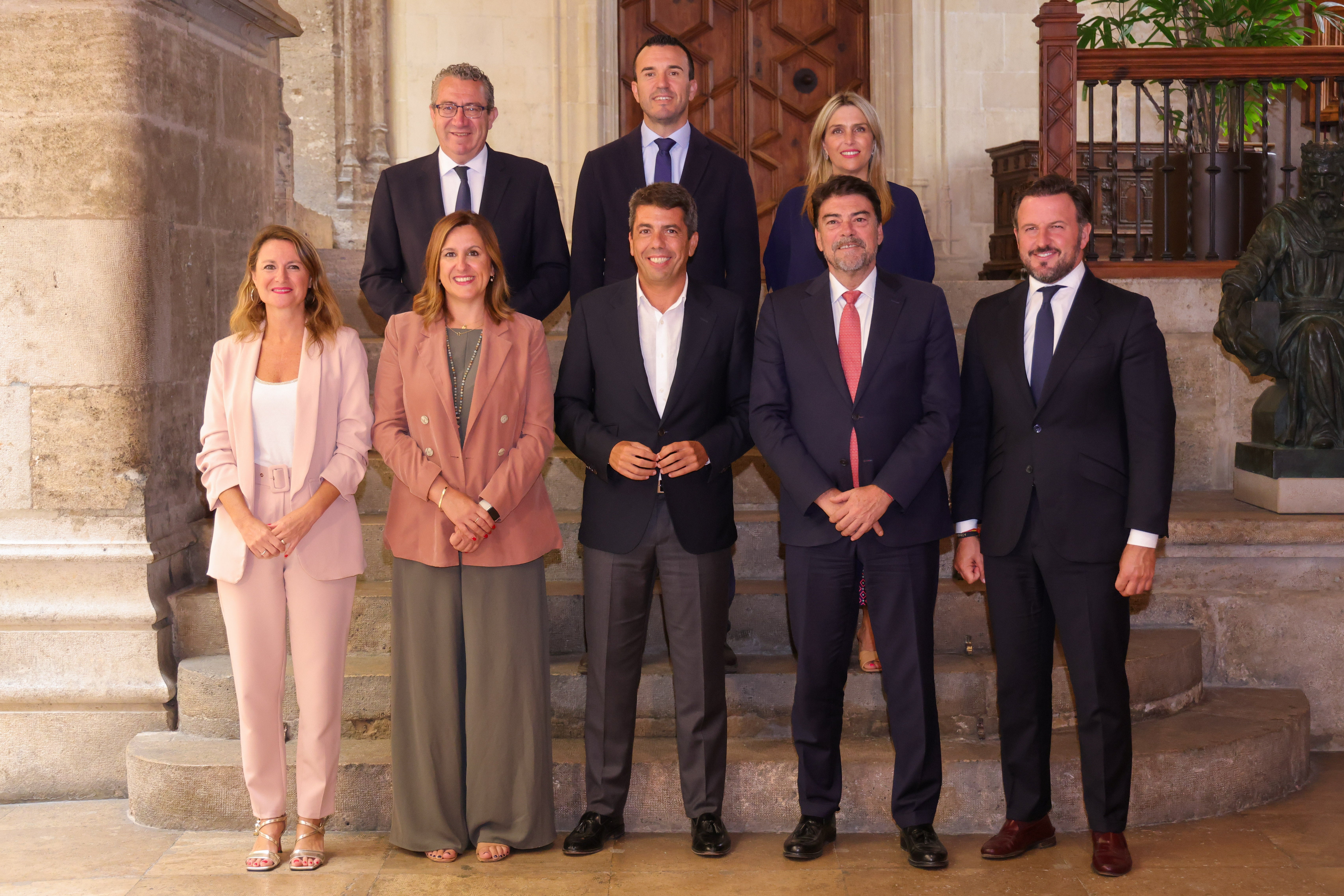 Generalitat, diputaciones y grandes ayuntamientos se reunirán periódicamente en un foro "municipalista" Generalitat, diputaciones y grandes ayuntamientos se reunirán periódicamente en un foro "municipalista"