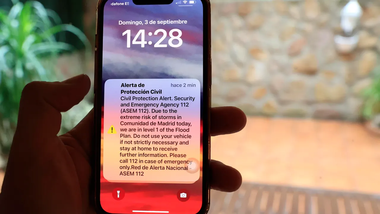 Mensaje de alerta compartido en Madrid durante el paso de la DANA