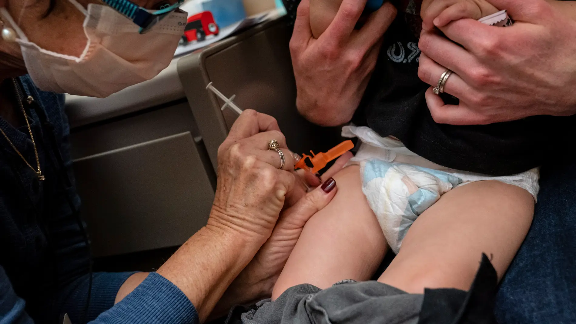 Así será la vacunación de bronquiolitis en bebés en Madrid: fechas y desde qué edades