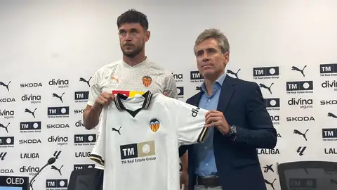 Yaremchuk: "Me gustaría marcar 20 goles pero tengo que ser realista" Yaremchuk: "Me gustaría marcar 20 goles pero tengo que ser realista"