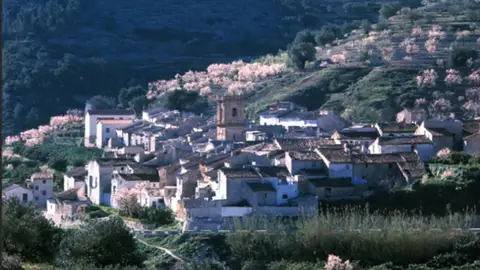 Bolulla abre el Aula de cultura a los particulares mediante el pago de una tasa Bolulla abre el Aula de cultura a los particulares mediante el pago de una tasa