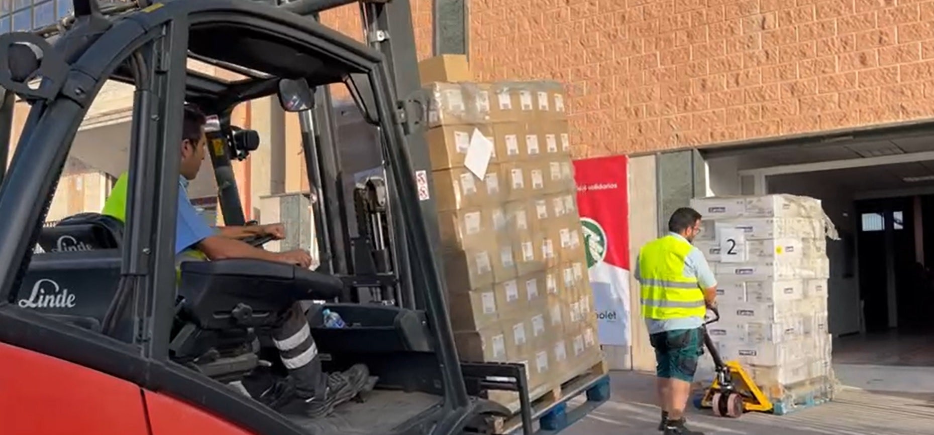 La solidaridad con los damnificados del terremoto de Marruecos se desborda en Elche: 70 toneladas de ayuda humanitaria en tres días La solidaridad con los damnificados del terremoto de Marruecos se desborda en Elche: 70 toneladas de ayuda humanitaria en tres días