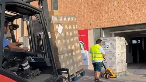 La solidaridad con los damnificados del terremoto de Marruecos se desborda en Elche: 70 toneladas de ayuda humanitaria en tres días. La solidaridad con los damnificados del terremoto de Marruecos se desborda en Elche: 70 toneladas de ayuda humanitaria en tres días.