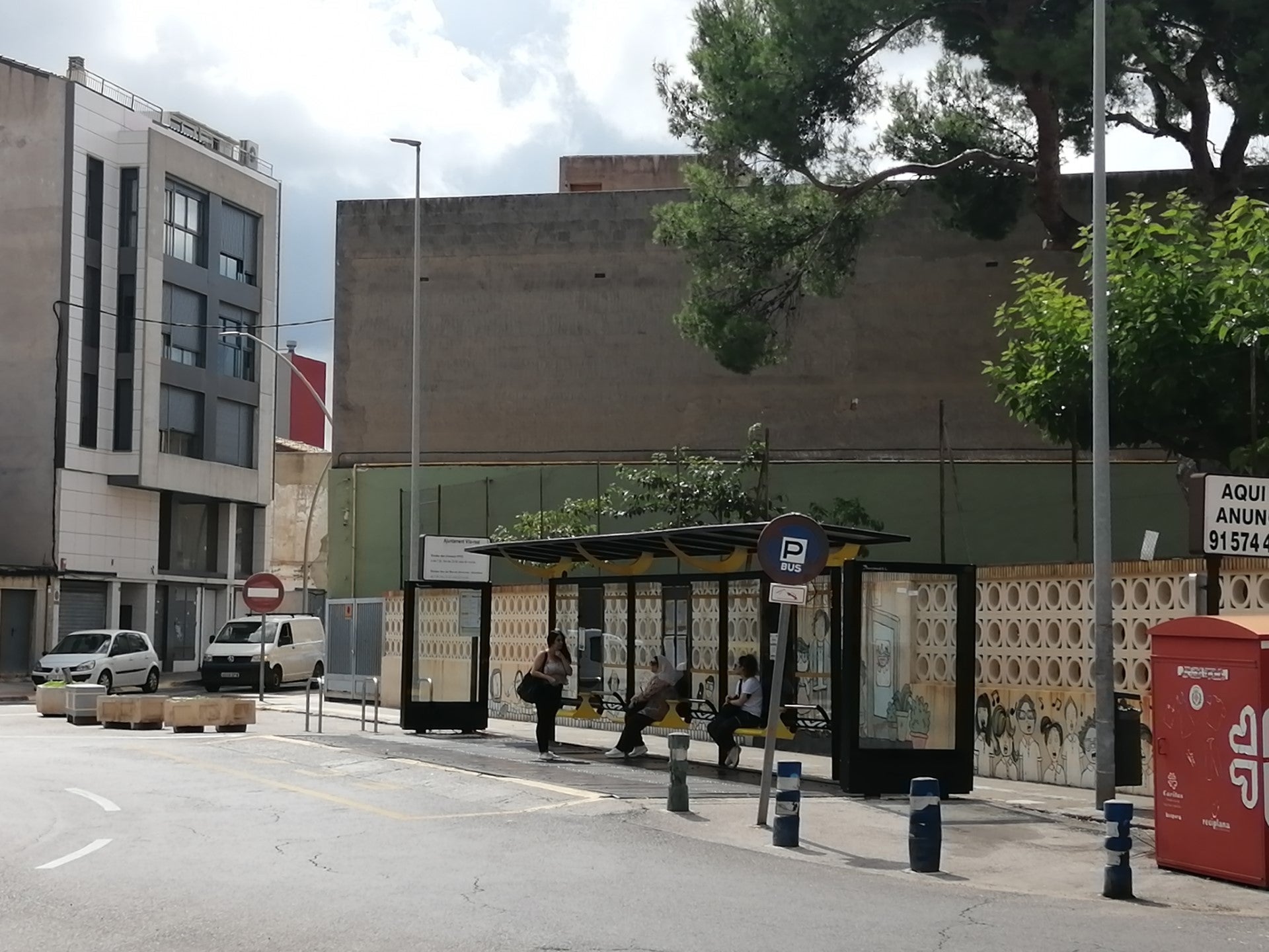 Vila-real instala nuevas paradas y plataformas para mejorar la seguridad y accesibilidad del bus Groguet Vila-real instala nuevas paradas y plataformas para mejorar la seguridad y accesibilidad del bus Groguet