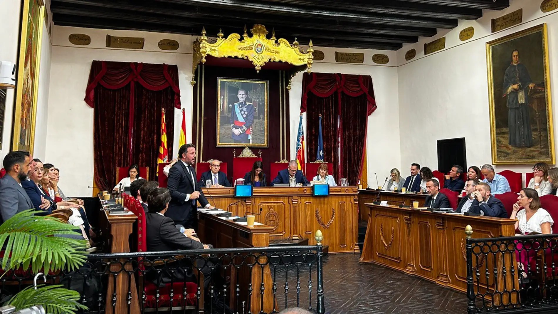 Pleno municipal del Ayuntamiento de Elche en el que se ha abordado la cesión de la Dama de Elche.