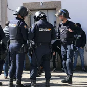 Al menos cuatro miembros de peñas del CD Lugo detenidos por la Policía Nacional Al menos cuatro miembros de peñas del CD Lugo detenidos por la Policía Nacional