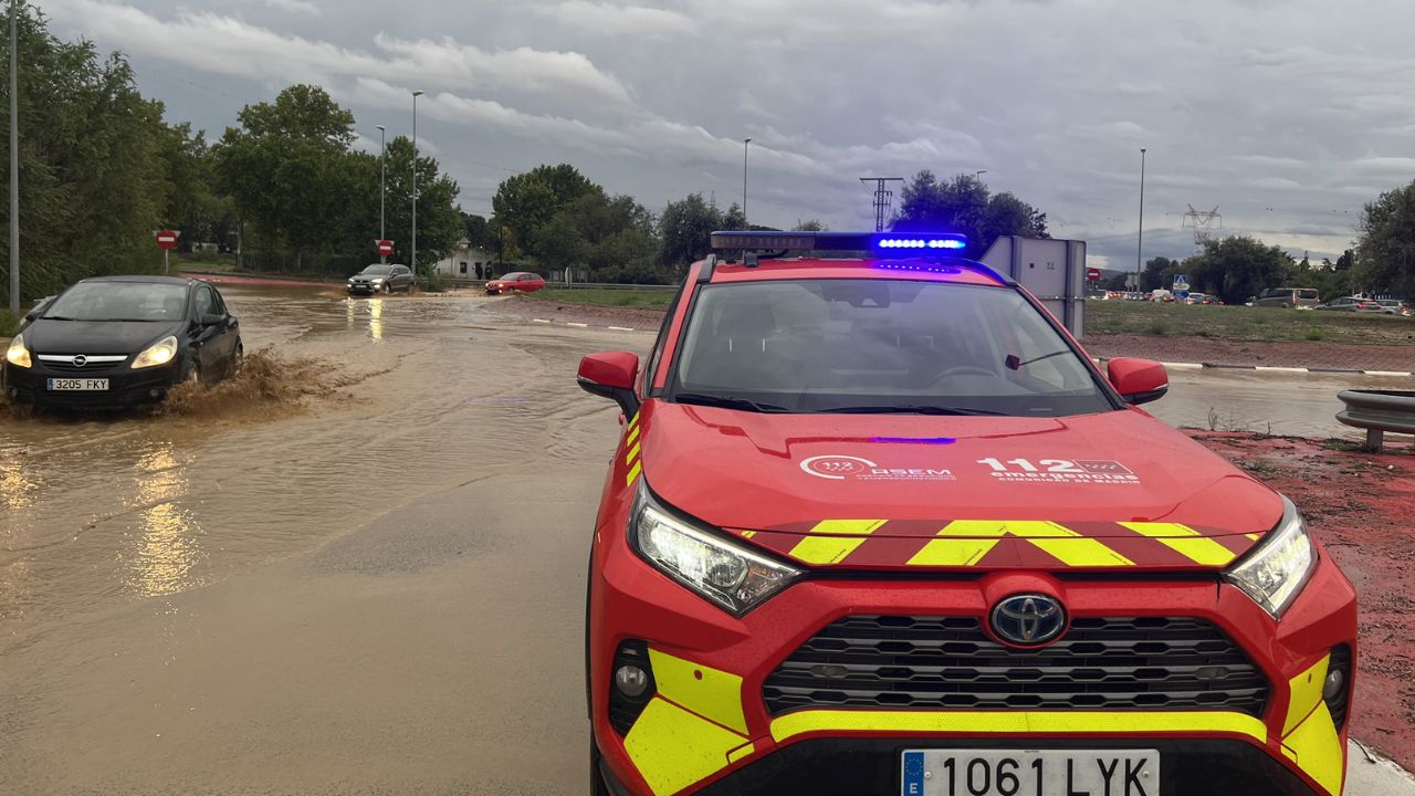 La tormenta provoca fuertes inundaciones en carreteras y hospitales de la Comunidad de Madrid La tormenta provoca fuertes inundaciones en carreteras y hospitales de la Comunidad de Madrid