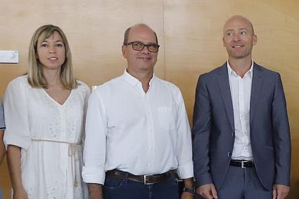 El presidente del Consell de Menorca cesa a la directora insular que utilizó un espacio público para una celebración privada El presidente del Consell de Menorca cesa a la directora insular que utilizó un espacio público para una celebración privada