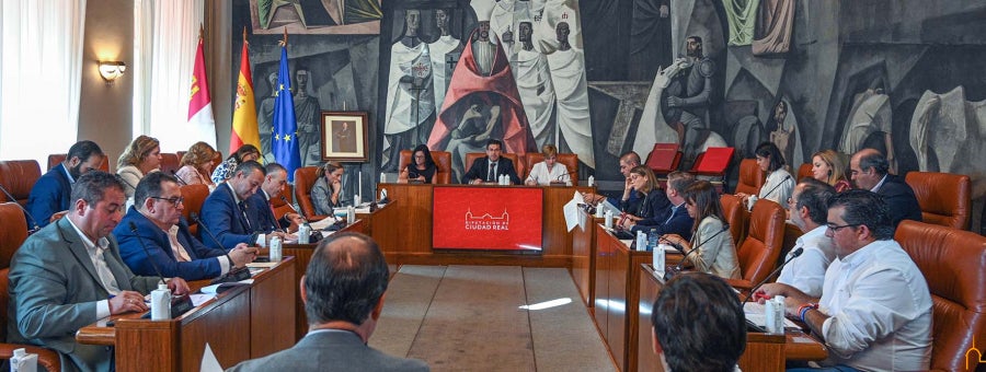 La Diputación de Ciudad Real aprueba inversiones en los pueblos de la provincia por 14'7 millones La Diputación de Ciudad Real aprueba inversiones en los pueblos de la provincia por 14'7 millones