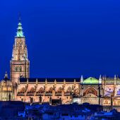 Vista nocturna de la catedral de Toledo