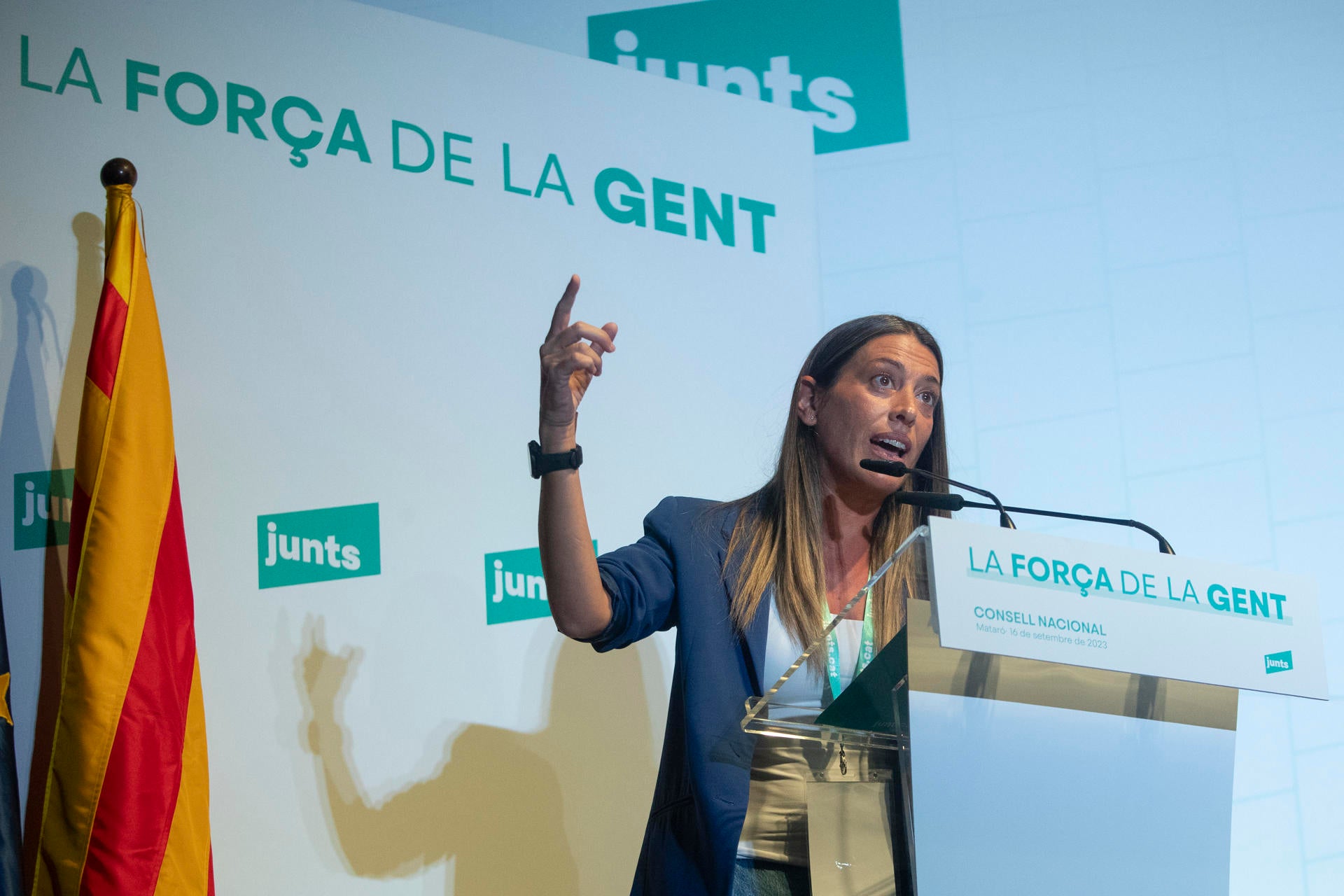 Junts avisa al PSOE de que ellos "cobran por adelantado" y se "pueden llevar sorpresas" Junts avisa al PSOE de que ellos "cobran por adelantado" y se "pueden llevar sorpresas"