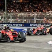 Carlos Sainz vence en Singapur y suma su segundo triunfo en la Fórmula 1 Carlos Sainz vence en Singapur y suma su segundo triunfo en la Fórmula 1