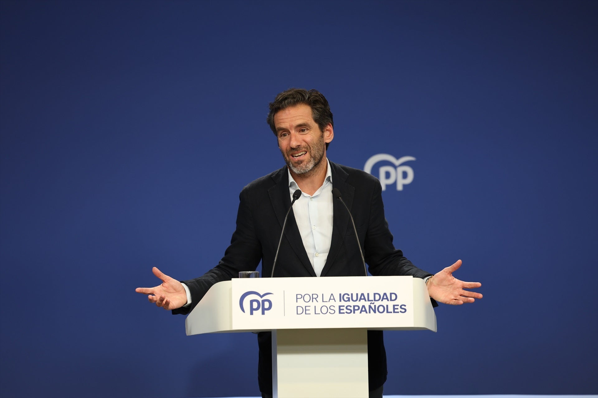 El PP no utilizará las lenguas cooficiales en el Congreso: "No vamos a hacer el canelo" El PP no utilizará las lenguas cooficiales en el Congreso: "No vamos a hacer el canelo"