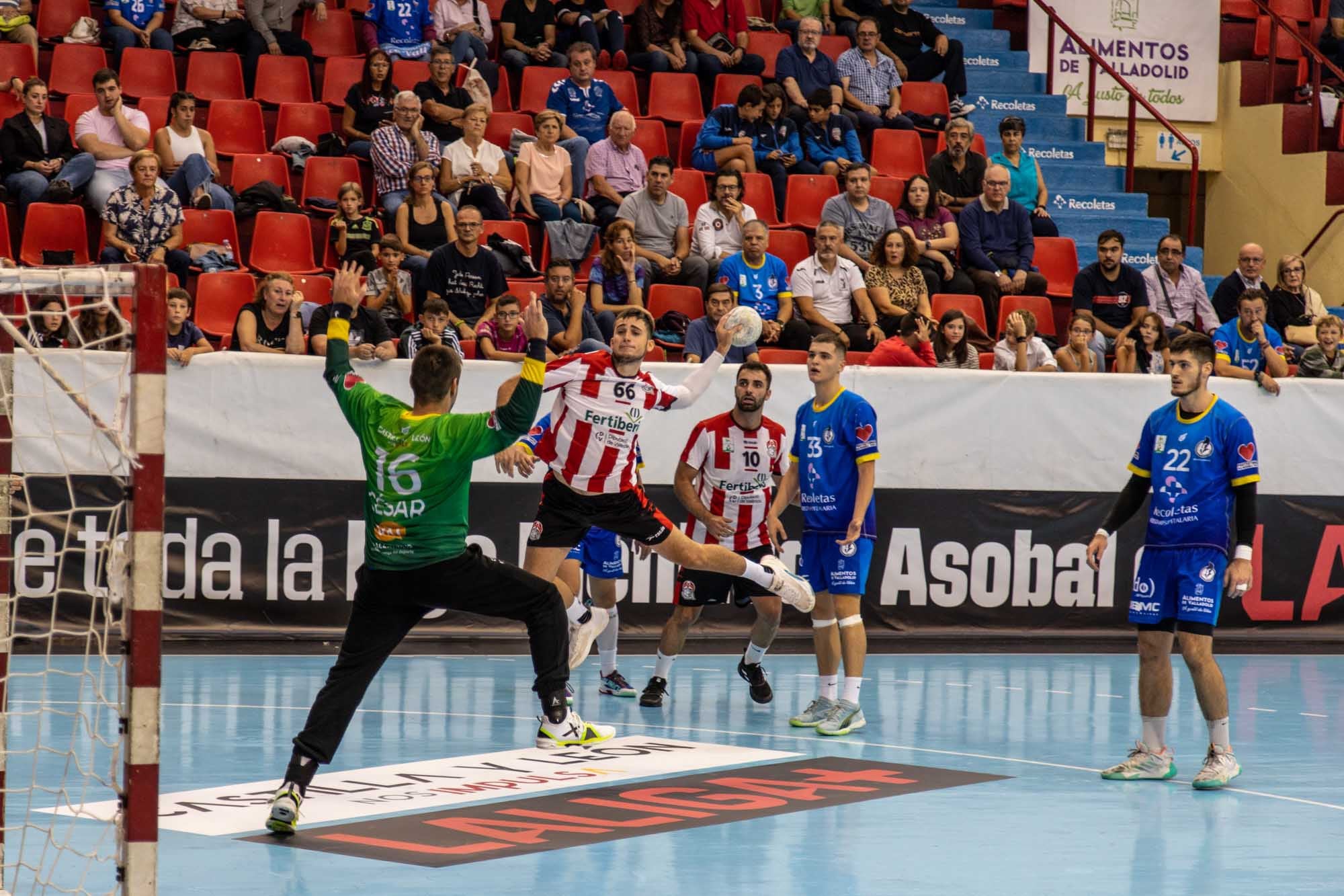El Fertiberia Balonmano regresa a ASOBAL con mal pie: Nueva derrota para los 'rojiblancos' El Fertiberia Balonmano regresa a ASOBAL con mal pie: Nueva derrota para los 'rojiblancos'