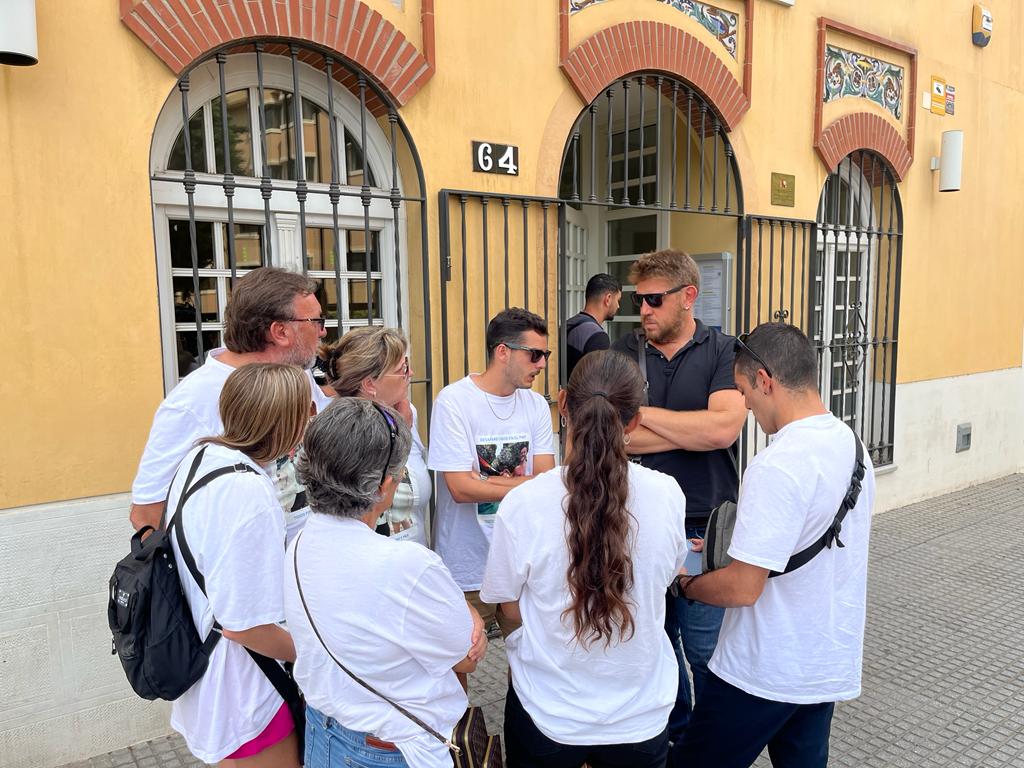 Los familiares de Emmanuel y Maxi, los dos argentinos desaparecidos en Málaga, aseguran que el Gobierno argentino mantuvo conversaciones con Pedro Sánchez para continuar con la búsqueda Los familiares de Emmanuel y Maxi, los dos argentinos desaparecidos en Málaga, aseguran que el Gobierno argentino mantuvo conversaciones con Pedro Sánchez para continuar con la búsqueda