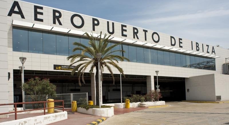 Aplazan el partido del CF Nucía vs Formentera por un accidente en el Aeropuerto de Ibiza Aplazan el partido del CF Nucía vs Formentera por un accidente en el Aeropuerto de Ibiza