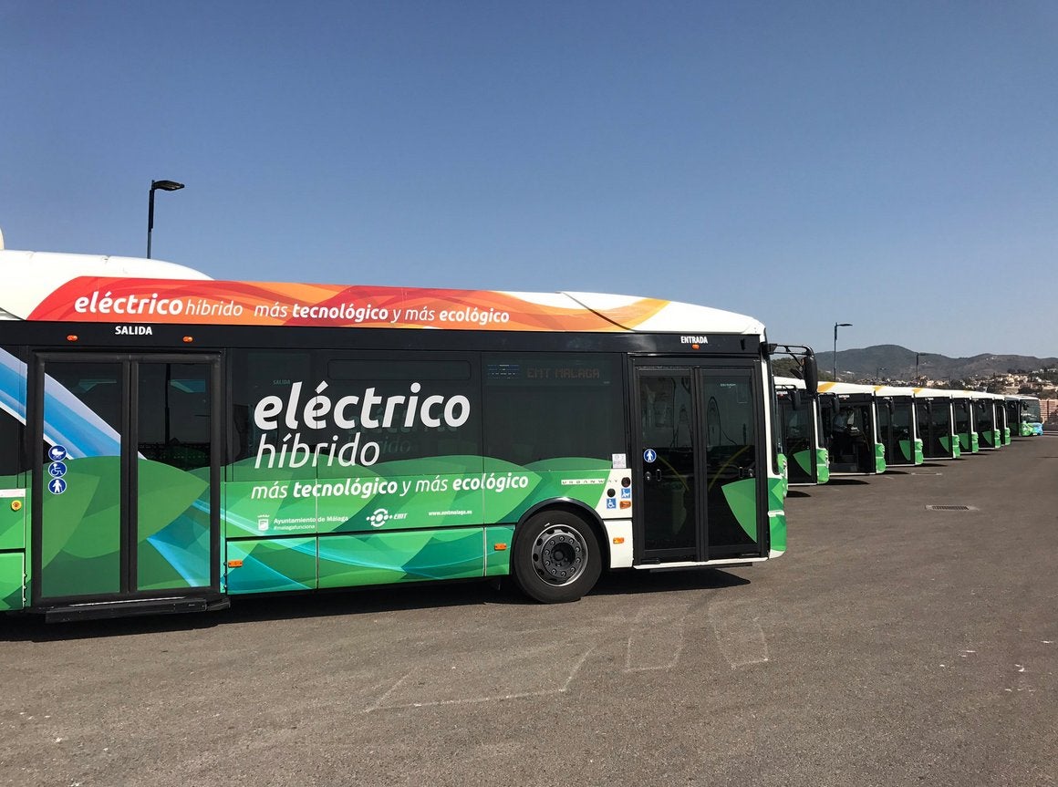 El Ayuntamiento de Málaga pone en marcha un nuevo sistema de marquesinas digitales que facilitará el transporte público El Ayuntamiento de Málaga pone en marcha un nuevo sistema de marquesinas digitales que facilitará el transporte público