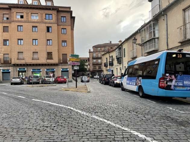 El Psoe califica de improvisación y ocurrencia los autobuses lanzadera El Psoe califica de improvisación y ocurrencia los autobuses lanzadera